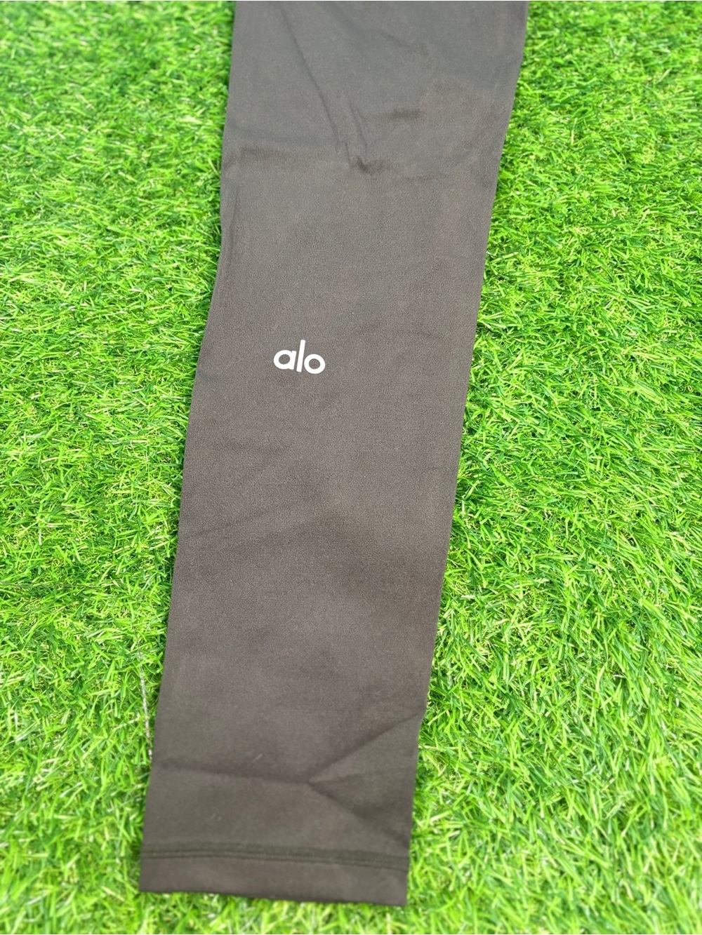 Alo Yoga Set Black 2-Piece Women’s medium Sports Bra & Leggings activewear - Picture 6 of 9